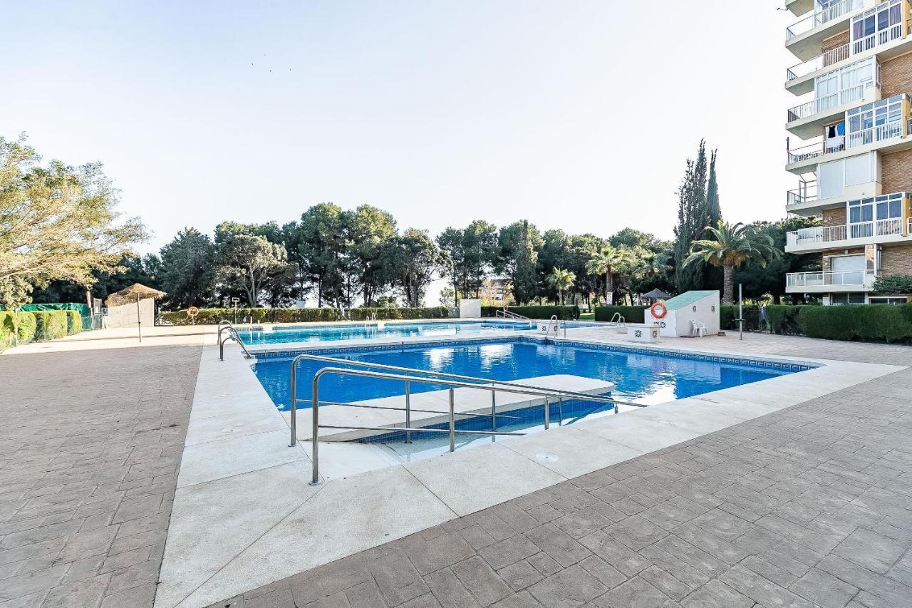 Sun Coast -- Superb With 4 Pools, Gardens & Breakfast Lejlighed