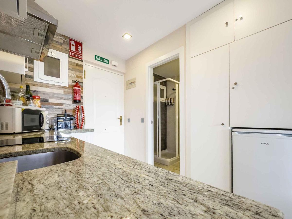 Sun Coast -- Superb With 4 Pools, Gardens & Breakfast Lejlighed