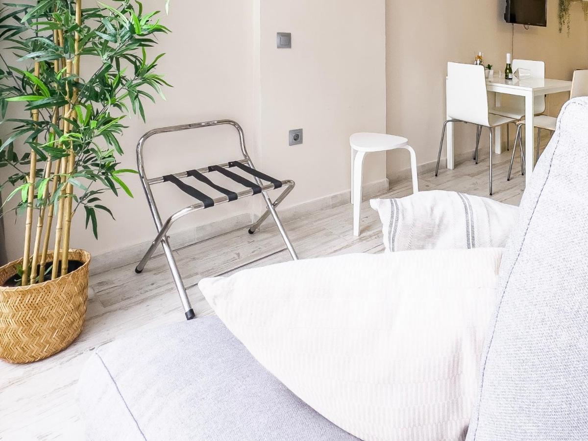 Apartment Sun Coast -- Superb With 4 Pools, Gardens & Breakfast *